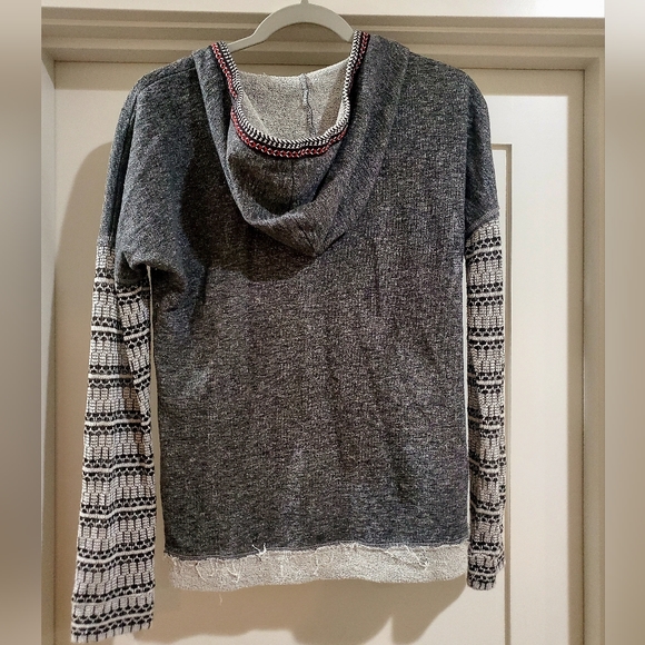 Women's lightweight hooded sweater sweatshirt Maurices size medium - Picture 3 of 9